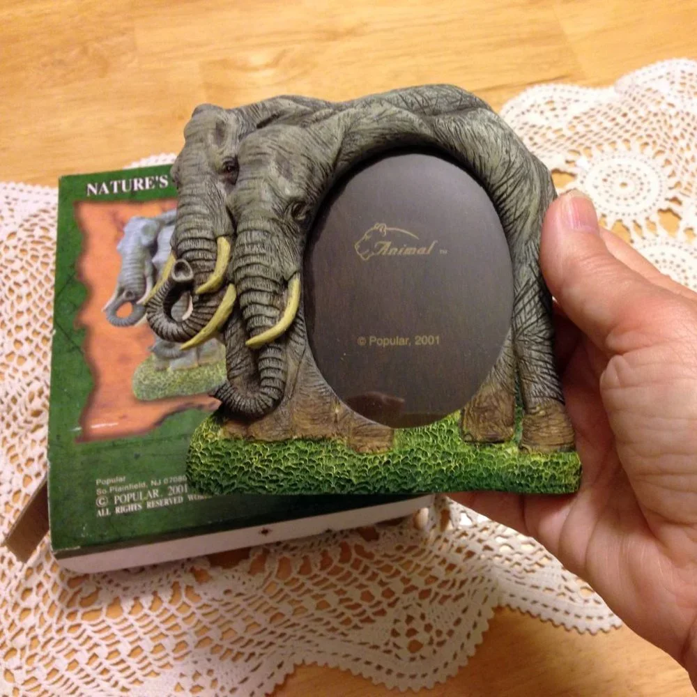 New elephant frame for 2x3 picture